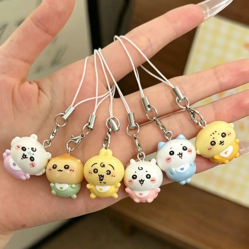 Resin Art Keychain - かわいい小さな樹脂製ペンダント、キュートなベビー服を着たうさぎハチワレ、携帯電話用ストラップ、ミニキーホルダー、小さなバッグチャーム、女の子や学生へのギフト