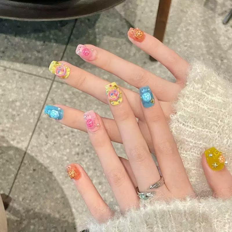 100個のミニカラフルタートルレジンチャーム、フラットバック - Resin Art Decoration Items のレビューと価格