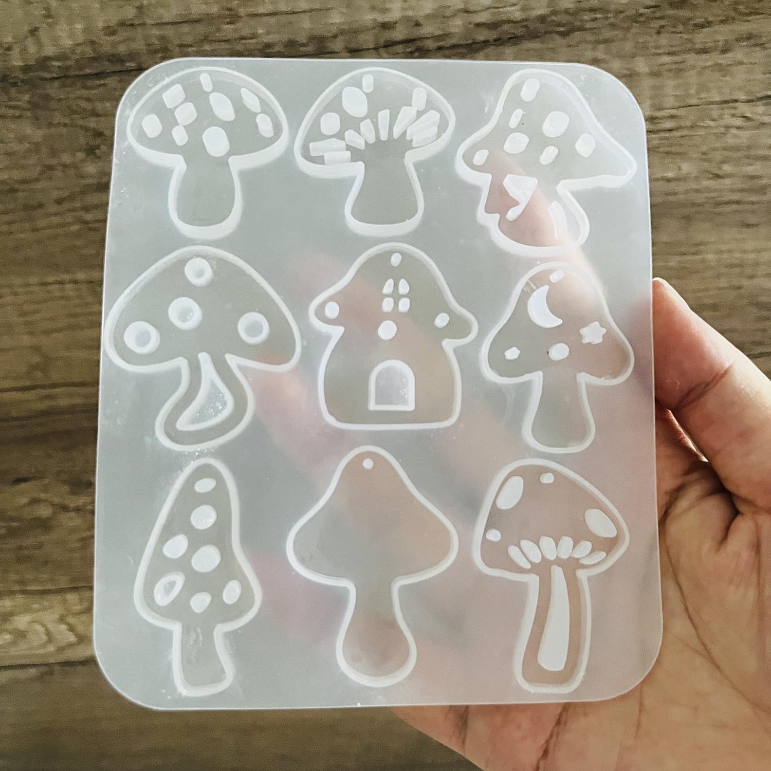 マルチスタイルキノコイヤリングペンダント穴あきシリコーン型  - Resin Art Acrylic のレビューと価格