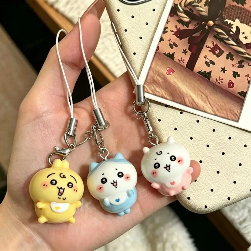 かわいい小さな樹脂製ペンダント、キュートなベビー服を着たうさ - Resin Art Keychain のレビューと価格