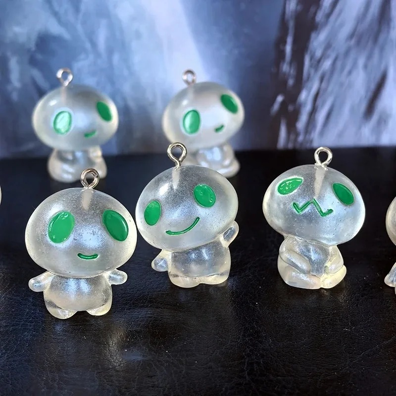7個入り暗闇で光るエイリアン樹脂チャーム、夜光漫画エイリアン - Resin Art Keychain のレビューと価格