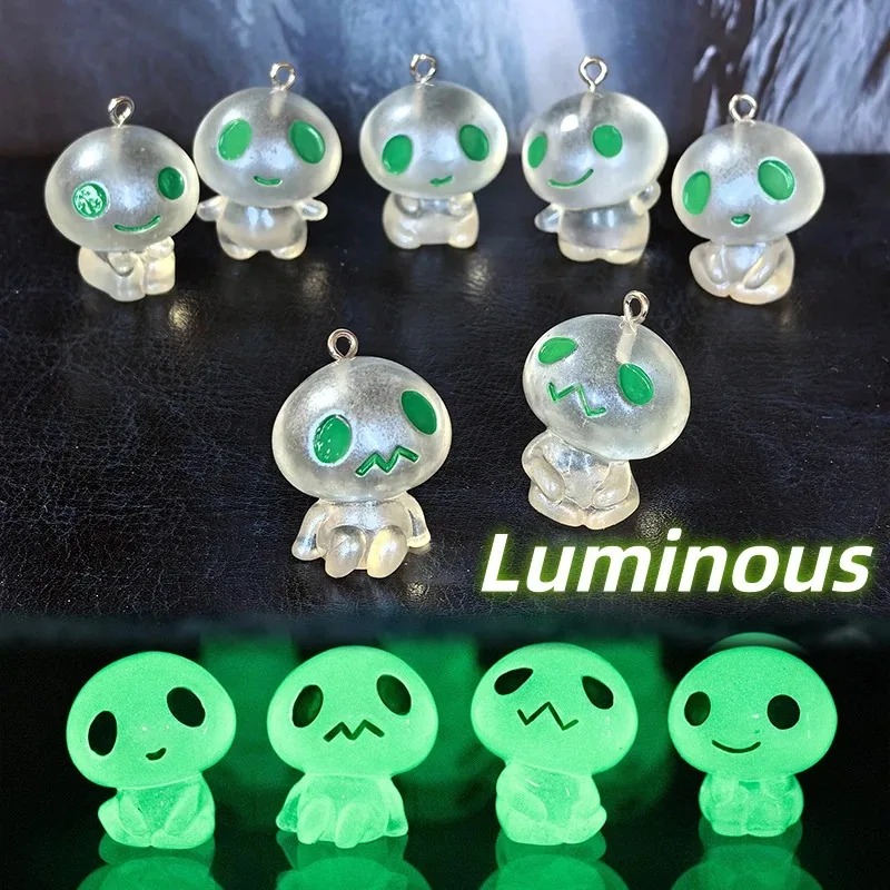 7個入り暗闇で光るエイリアン樹脂チャーム、夜光漫画エイリアン - Resin Art Keychain のレビューと価格